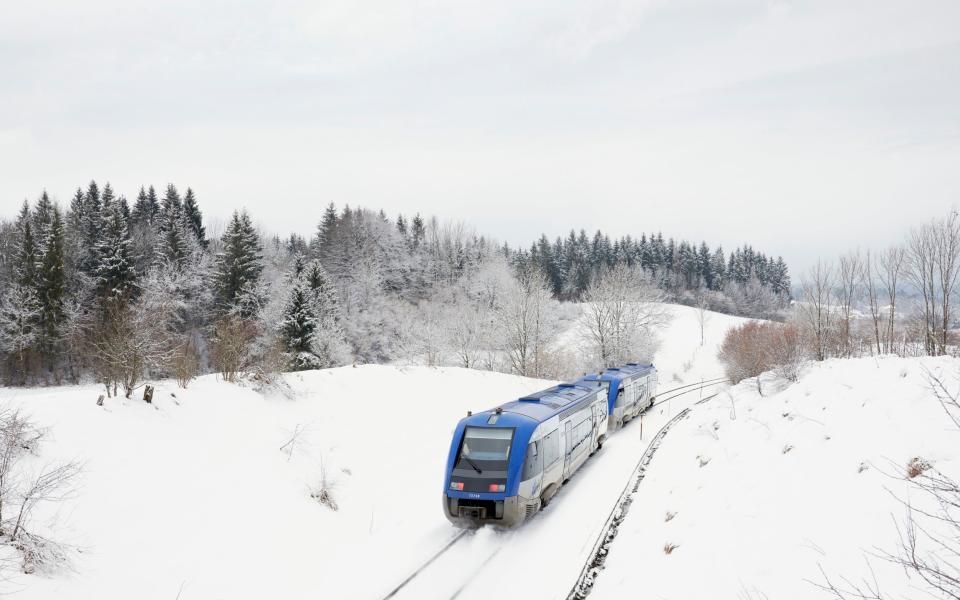 Ski train