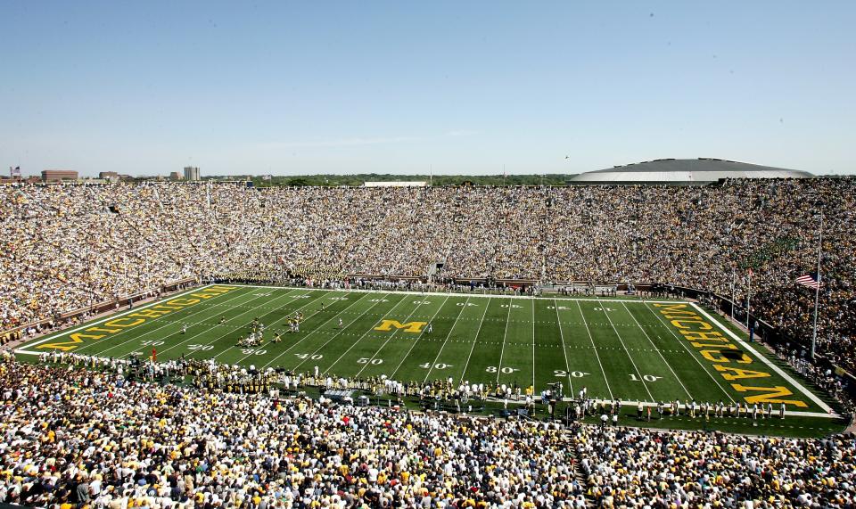 ANN ARBOR, MI - SEPTEMBER 10:  A general view of the game between the Michigan Wolverines and the Notre Dame Fighting Irish on September 10, 2005 at Michigan Stadium in Ann Arbor, Michigan.  (Photo by Jonathan Ferrey/Getty Images)