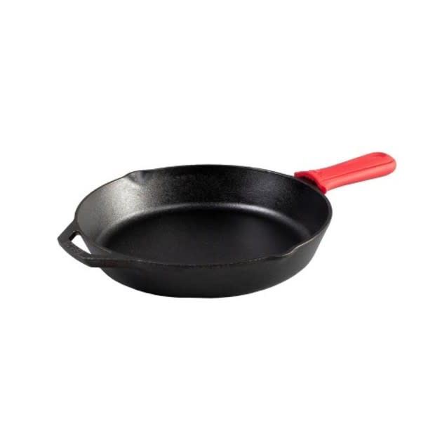 <p><a href="https://www.amazon.com/Lodge-Skillet-Pre-Seasoned-Skillet-Silicone/dp/B00G2XGC88?&linkCode=ll1&tag=arena_parade_evergreenupdates23-20&linkId=51651131691078440ae932cacb3b33e5&language=en_US&ref_=as_li_ss_tl" rel="nofollow noopener" target="_blank" data-ylk="slk:Amazon;elm:context_link;itc:0;sec:content-canvas" class="link ">Amazon</a></p>