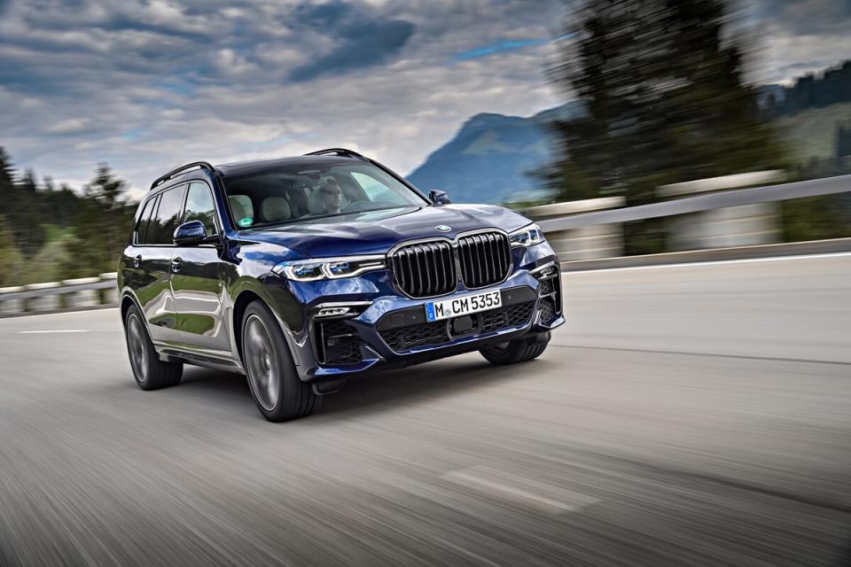 P90390393_highRes_the-new-bmw-x7-m50i-.jpg