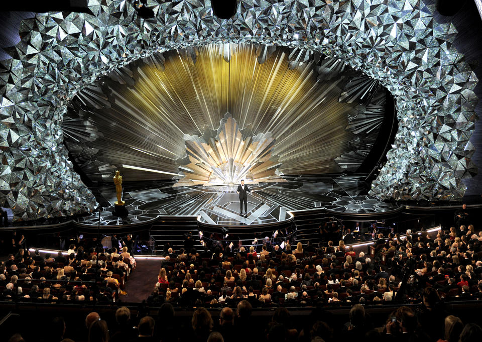 Host Jimmy Kimmel hosting the Oscars. (Photo: Chris Pizzello/Invision/AP)