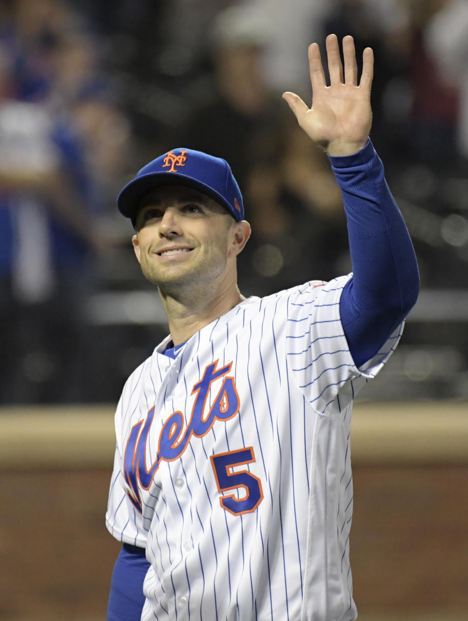 New York Mets third baseman David Wright thanks the fans after the Mets' baseball game against the Miami Marlins on Saturday, Sept. 29, 2018, in New York. (AP Photo/Bill Kostroun)