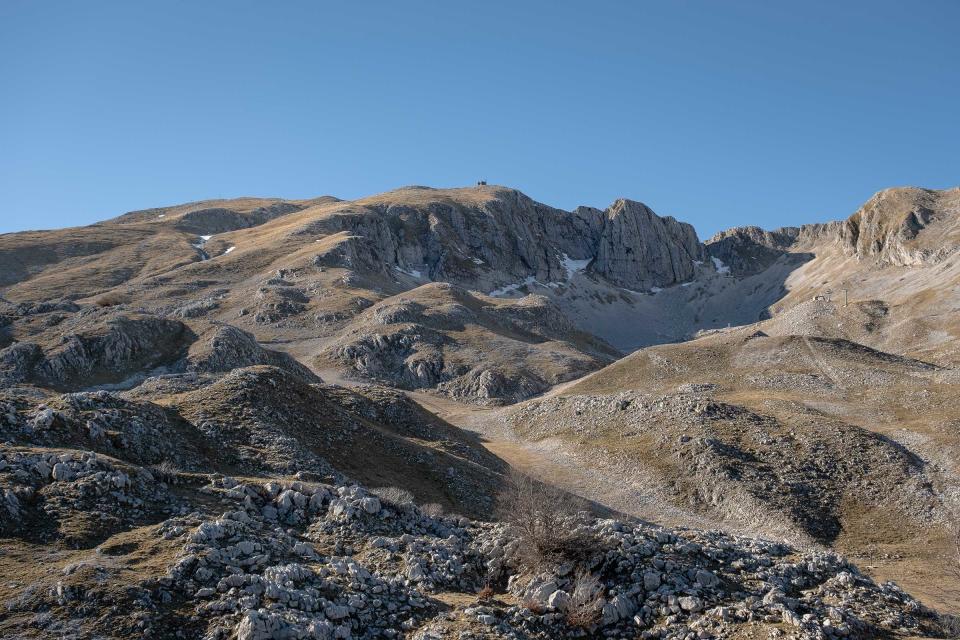 The snowless summit of Mount Miletto cannot support even artificial snow due to high temperatures.<span class="copyright">Manuel Dorati</span>