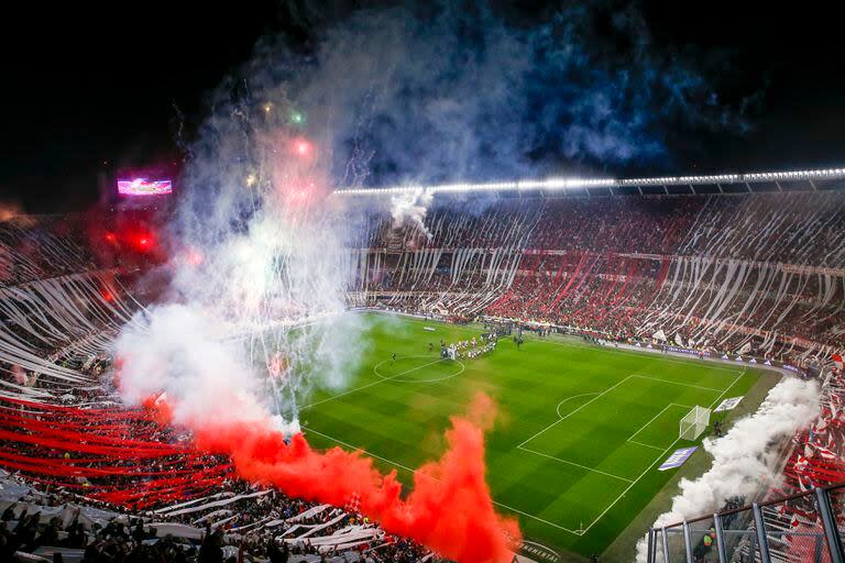 El estadio Monumental estará colmado en su capacidad de algo más de 84 mil espectadores: se juega desde las 17 en Núñez