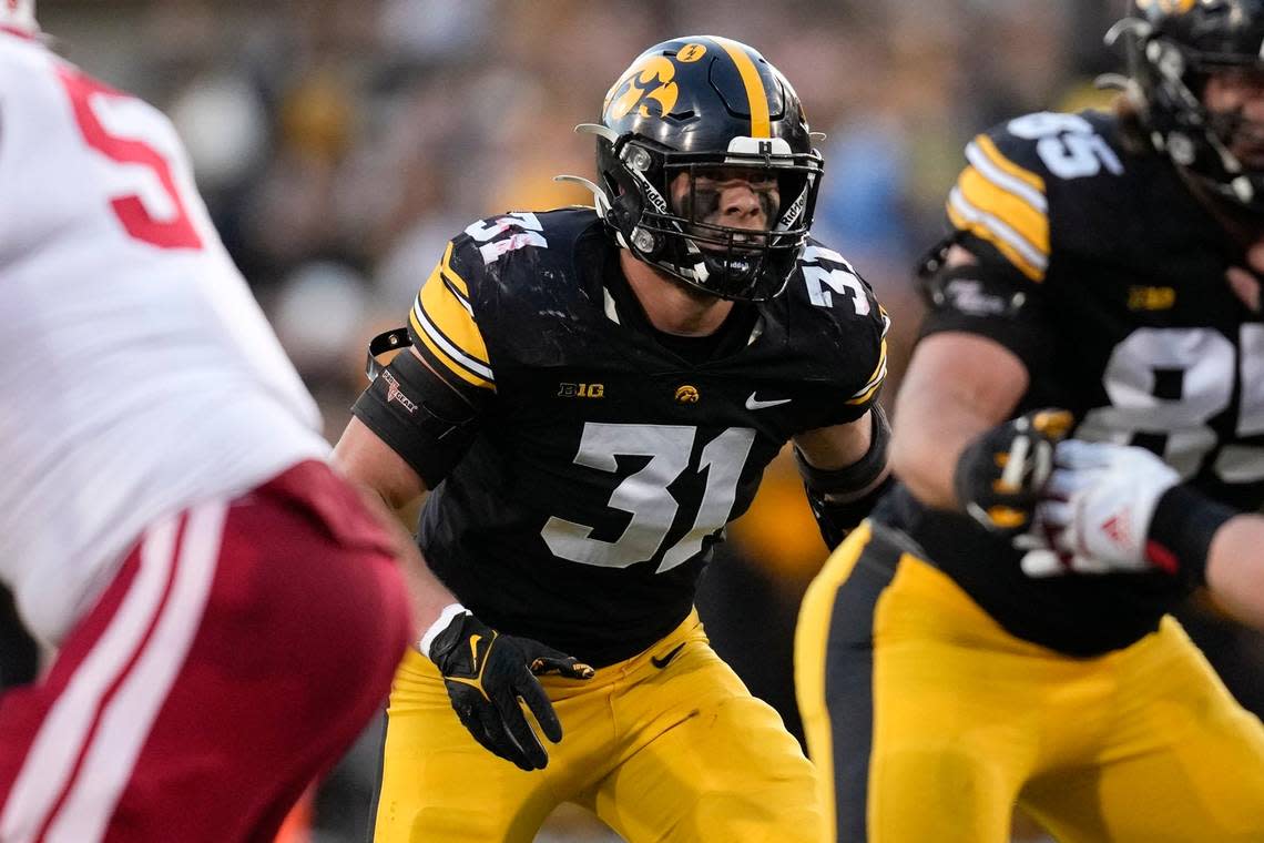 Iowa middle linebacker Jack Campbell (31) won the 2022 Butkus Award, signifying the best linebacker in college football.