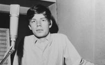 Zehn Jahre später, 1963 - auf die Folter spannen ist nun zwecklos. Natürlich handelt es sich hier um Mick Jagger, Sänger und Bühnenderwisch der ewigen Rockgruppe. (Bild: Keystone Features/Hulton Archive/Getty Images)