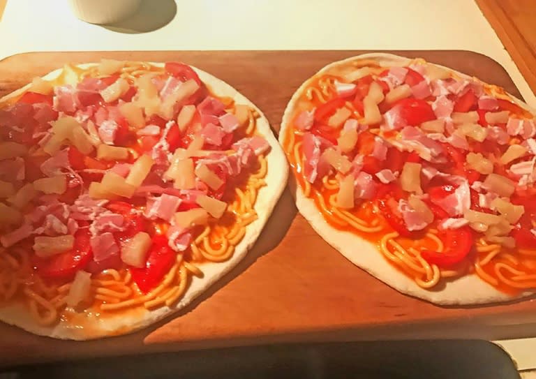 A Facebook photo from New Zealand Prime Minister Bill English shows the pizzas he made that sent fans of the Italian treat into an outraged frenzy