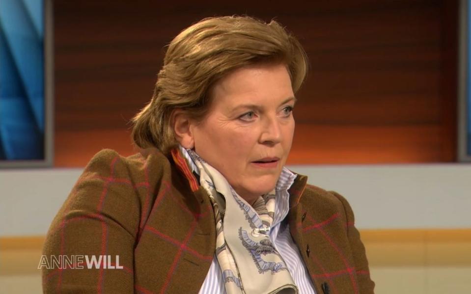 Die Münchner Einzelhändlerin Brigitte Meier forderte bei "Anne Will" energisch, "dass wir jetzt mit sehr klugen und vorsichtigen Maßnahmen wieder langsam an den Start gehen können".  (Bild: ARD / NDR)