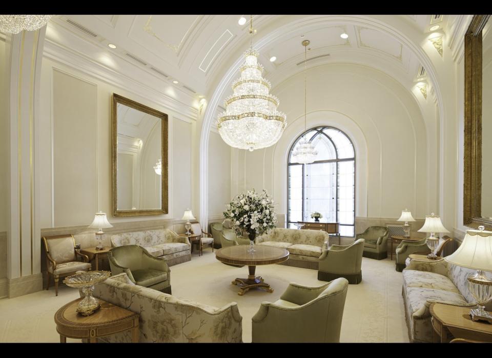 The celestial room in the Kansas City Missouri Temple.