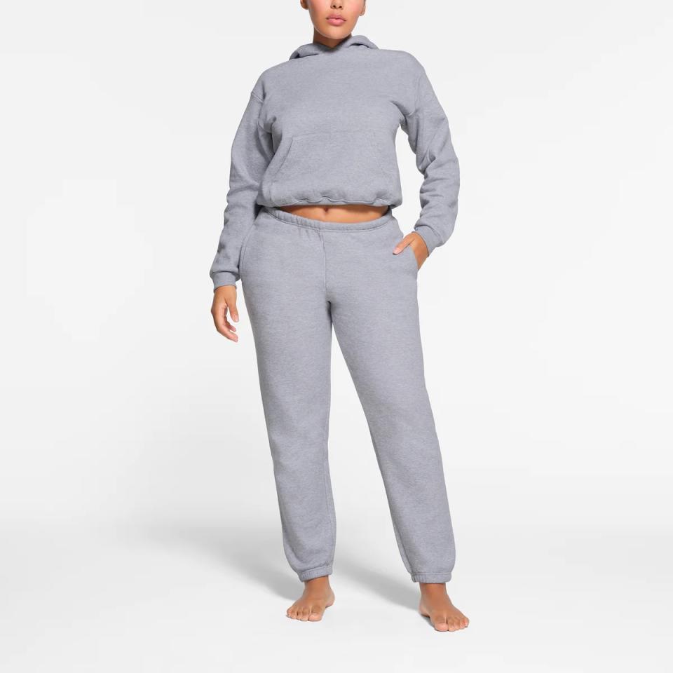 Best Sweatpants for Women 2024: Nike, Lululemon, Aerie, Amazon & SKIMS