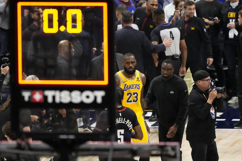 El alero de los Lakers de Los Ángeles LeBron James