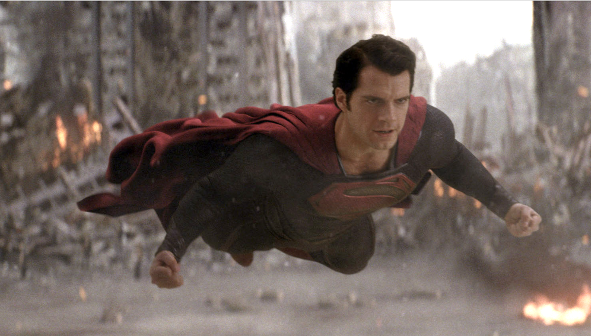 Batman v Superman: Dawn of Justice first look: Henry Cavill as Man of  Steel - CBS News