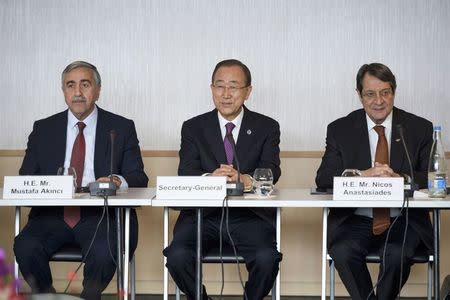 U.N. Secretary-General Ban Ki-moon (C), Turkish Cypriot leader Mustafa Akinci (L) and Cypriot President Nicos Anastasiades attend the Cyprus reunification talks in the Swiss mountain resort of Mont Pelerin, Switzerland November 7, 2016. REUTERS/Fabrice Coffrini/Pool