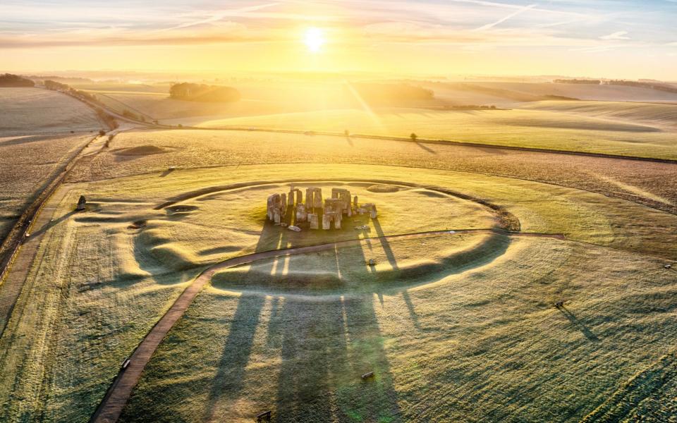 Ένα φρέσκο ​​πρωινό στο Stonehenge