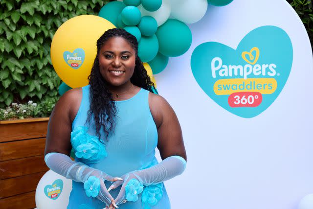 <p>Pampers</p>