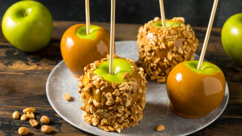 Caramel apples