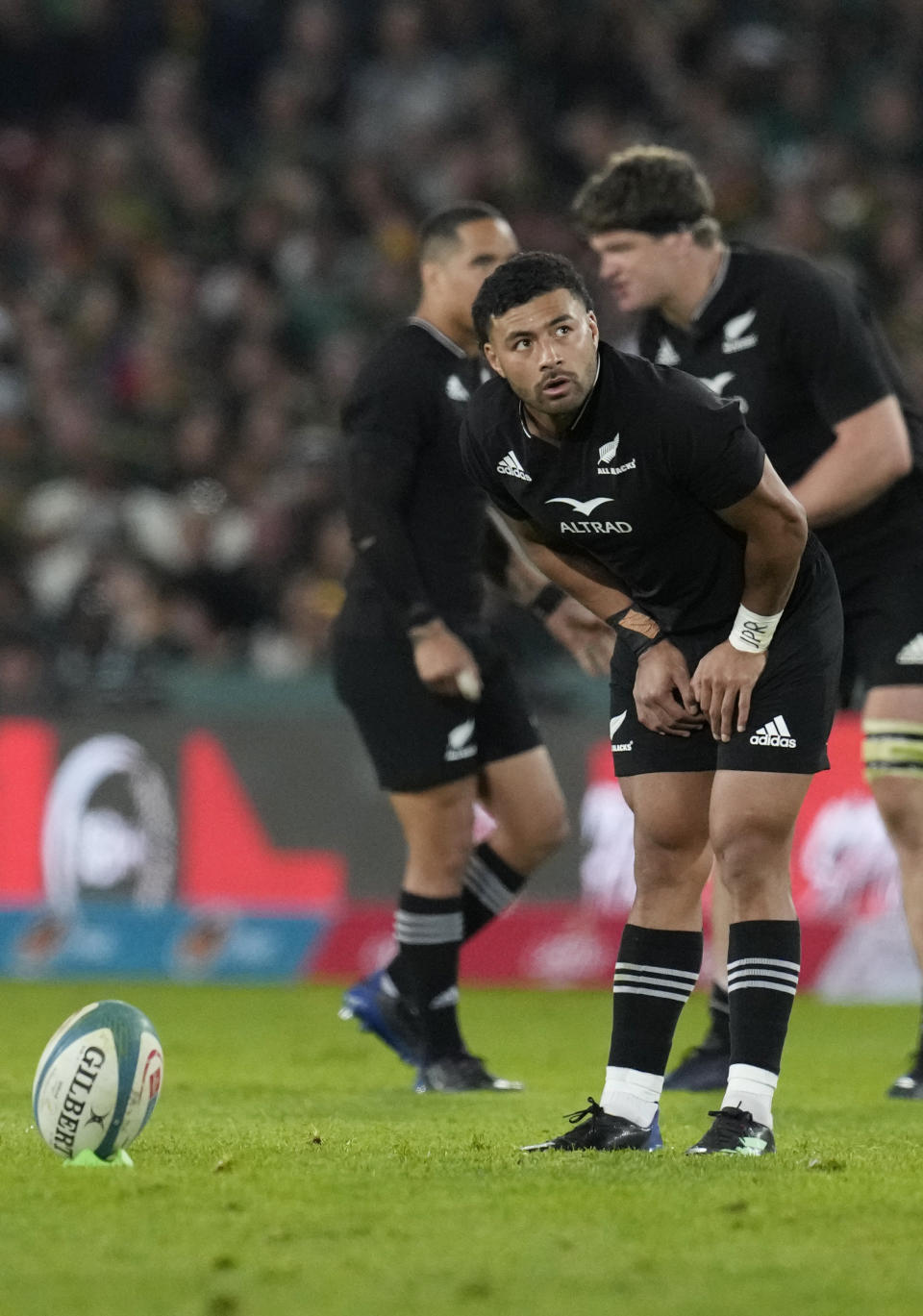 New Zealand's Richie Mo'unga prepares to kick a penalty during the Rugby Championship test between South Africa and New Zealand at Ellis Park Stadium in Johannesburg, South Africa, Saturday, Aug. 13, 2022. (AP Photo/Themba Hadebe)