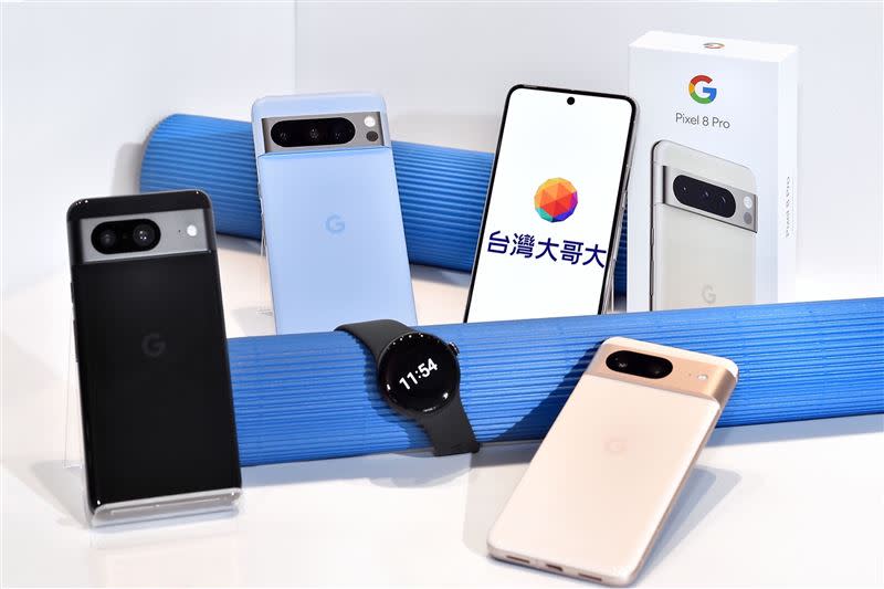 到台灣大預購 Google Pixel 8系列手機，並於指定時間完成申辦專案者，最高贈送市價12,990元的 Google Pixel Watch 2(LTE)。（圖／台灣大提供）