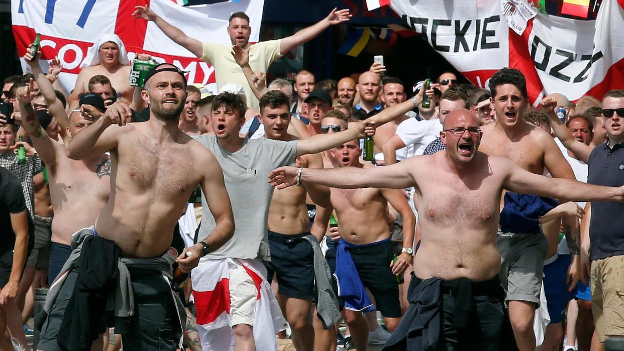 Warning: England fans should guard against displaying the St George’s flag in Russia