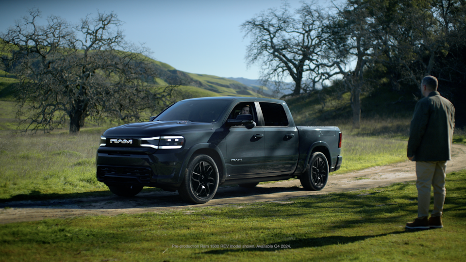 "Detroiters" star Tim Robinson appears in a commercial called "Guinea Pig" for the Ram 1500 REV electric pickup.