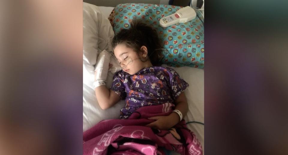 La pequeña comenzó a tener fiebre pero nada parecía indicar que fuera por lo sucedido en la piscina. (Créditos: Facebook)