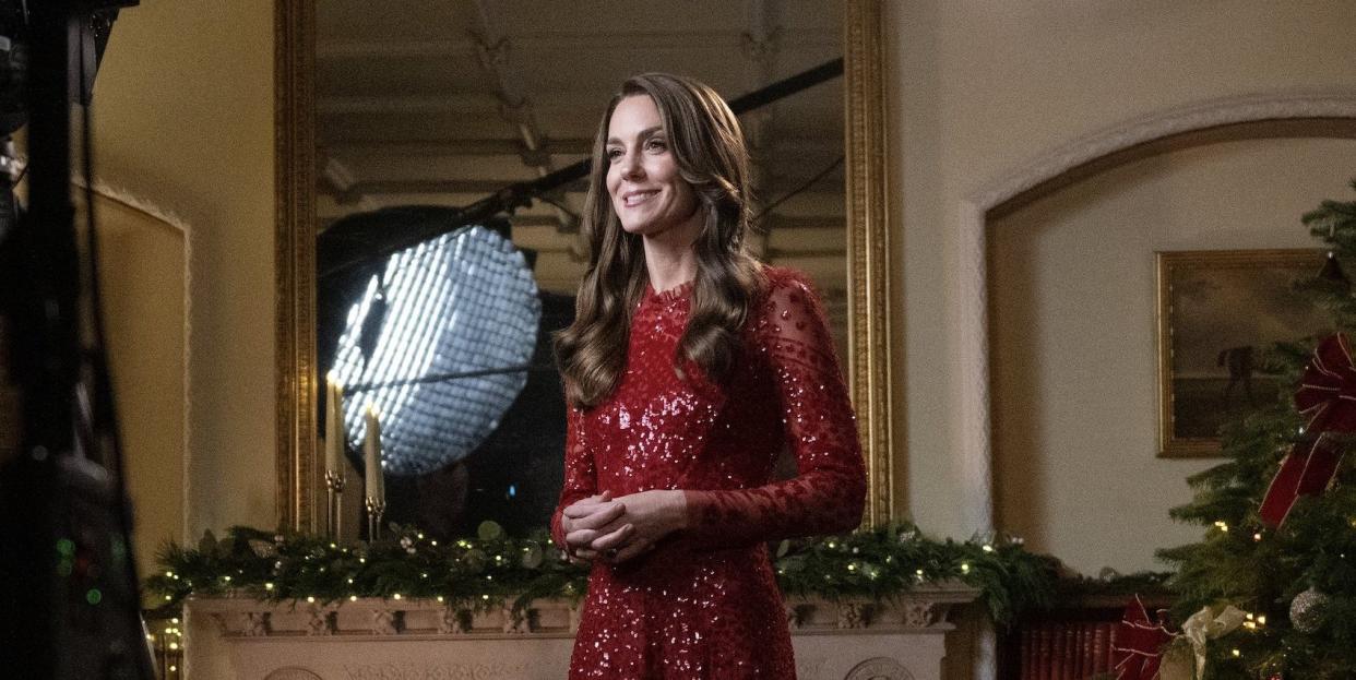 kate middleton red sequined gown christmas carol service