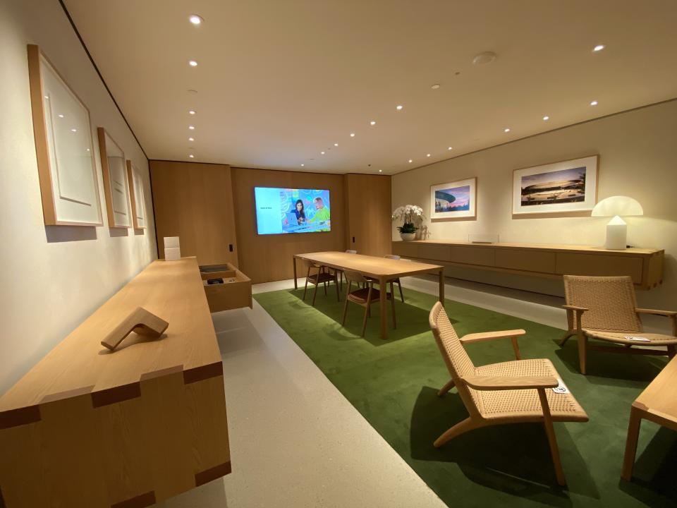 There is a "secret" Boardroom which is located at B1, and probably the first submerged room in all Apple stores. (PHOTO: Reta Lee/Yahoo Lifestyle SEA)