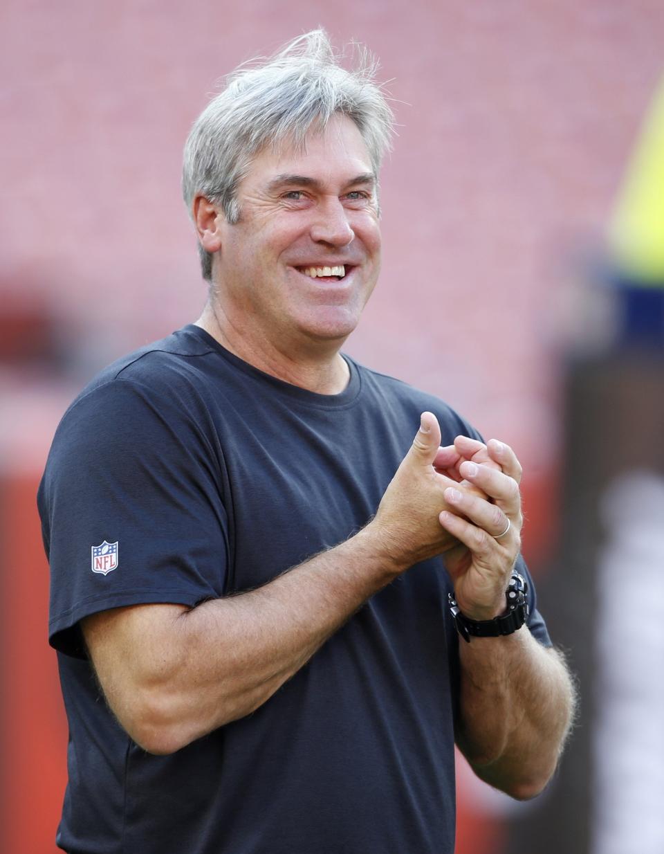 Philadelphia Eagles head coach Doug Pederson watches during warm-ups before a 2018 game.