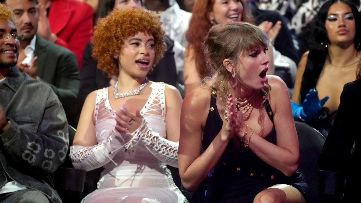 newark, new jersey september 12 l r ice spice and taylor swift attend the 2023 mtv video music awards at prudential center on september 12, 2023 in newark, new jersey photo by jeff kravitzgetty images for mtv