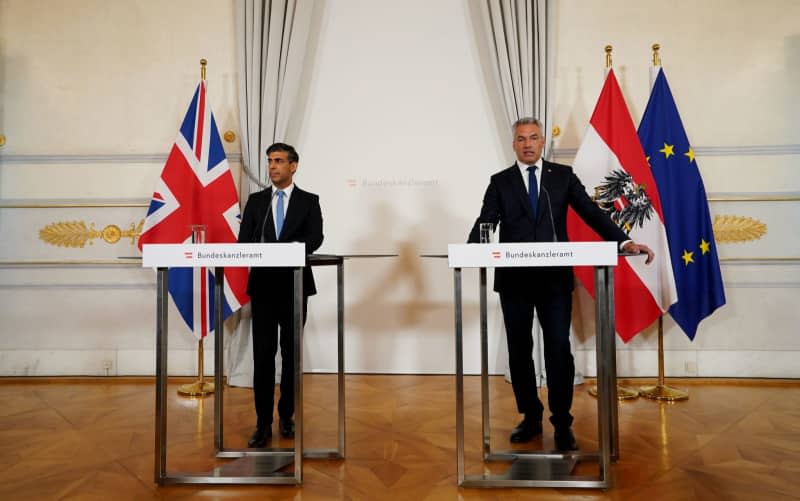 British Prime Minister Rishi Sunak (L) and Austria's Chancellor Karl Nehammer hold a joint press conference at Federal Chancellery Ballhausplatz. Jordan Pettitt/PA Wire/dpa