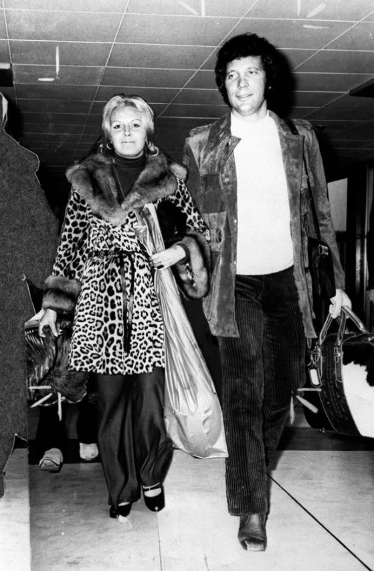 Tom Jones and his late wife Linda in 1970 (Photo: Cordon Press)