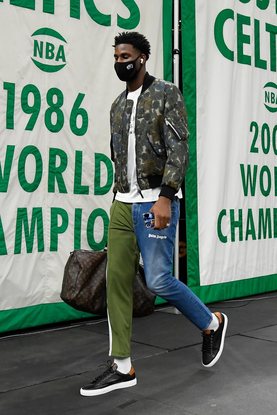 Jaren Jackson Jr. of the Memphis Grizzlies arrives for a game against the Celtics in Boston, December 30, 2020.