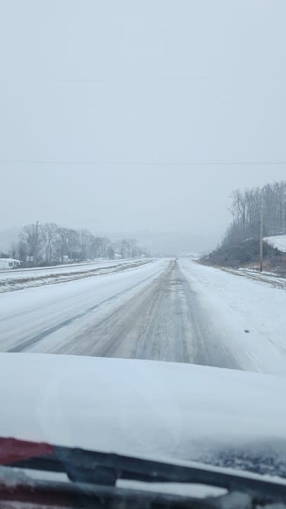 Snow in Shelbyville on Highway 41 (Courtesy: Sarah Locke)