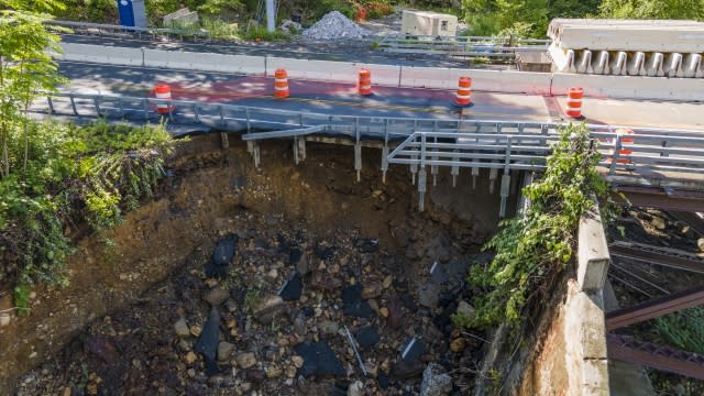 Erosion damage on the bridge