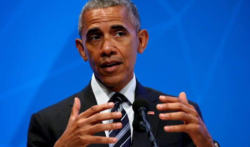 Barack Obama a tenté vendredi de relativiser les conséquences que la sortie de la Grande-Bretagne de l'Union européenne risquent d'avoir sur la reprise économique américaine, sur les relations commerciales entre les Etats-Unis et l'Europe et sur l'entente entre alliés européens. /Photio prise le 24 juin 2016/REUTERS/Kevin Lamarque