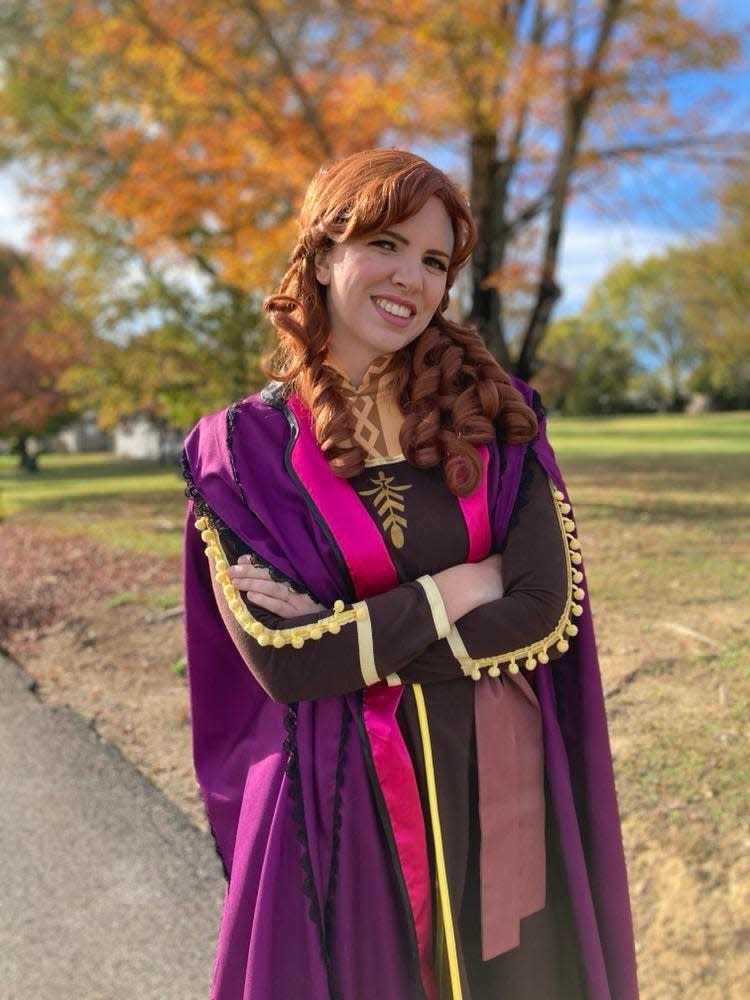 Mandy Dunbar as Princess Anna after a birthday party in Knoxville, fall 2021.