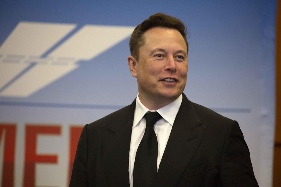 Mitte der 90er gründete Elon Musk sein erstes Unternehmen. Nun ist eine Visitenkarte aus dieser Zeit aufgetaucht (Bild: Saul Martinez/Getty Images)