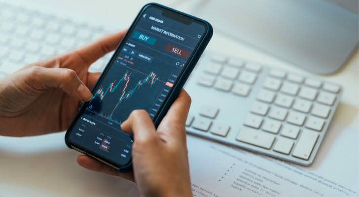 etrade vs robinhood vs fidelity