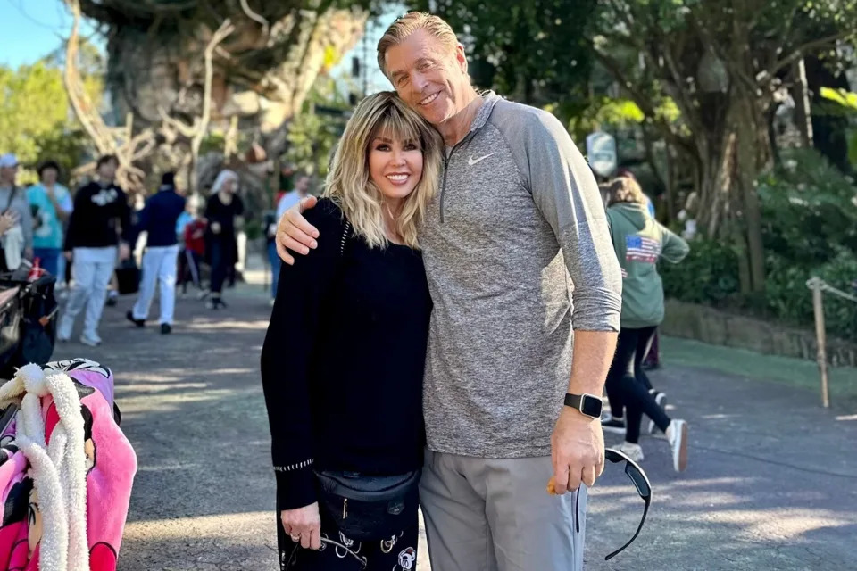 Marie Osmond Shares Rare Photo with Husband Steve Craig astatine  Disney World — and Debuts New Hairstyle