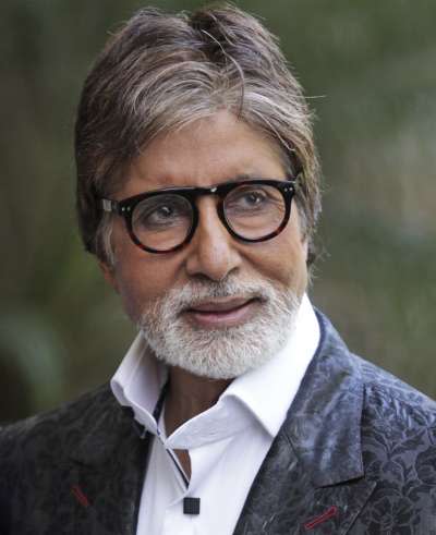 印度新冠肺炎疫情猖獗，寶萊塢巨星阿米塔巴昌（Amitabh Bachchan）一家四口皆確診。（AP）