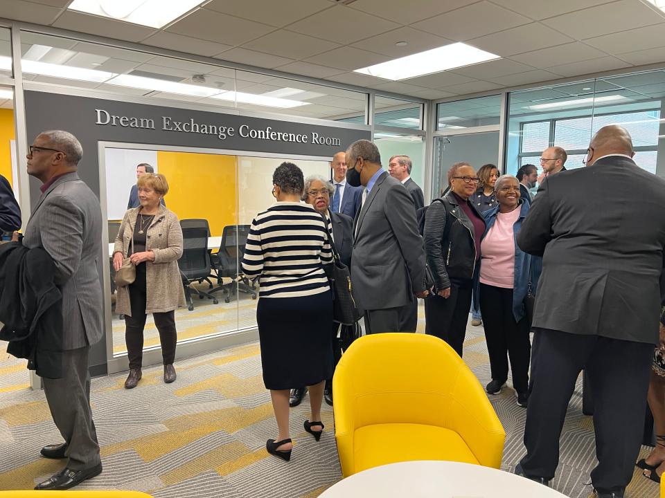 UW-Milwaukee supporters meet and check out the new Lubar Career Center.