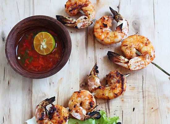 <strong>Get the <a href="http://rasamalaysia.com/lemongrass-grilled-shrimp/">Lemongrass and Sriracha Grilled Shrimp recipe</a> by Rasa Malaysia</strong>
