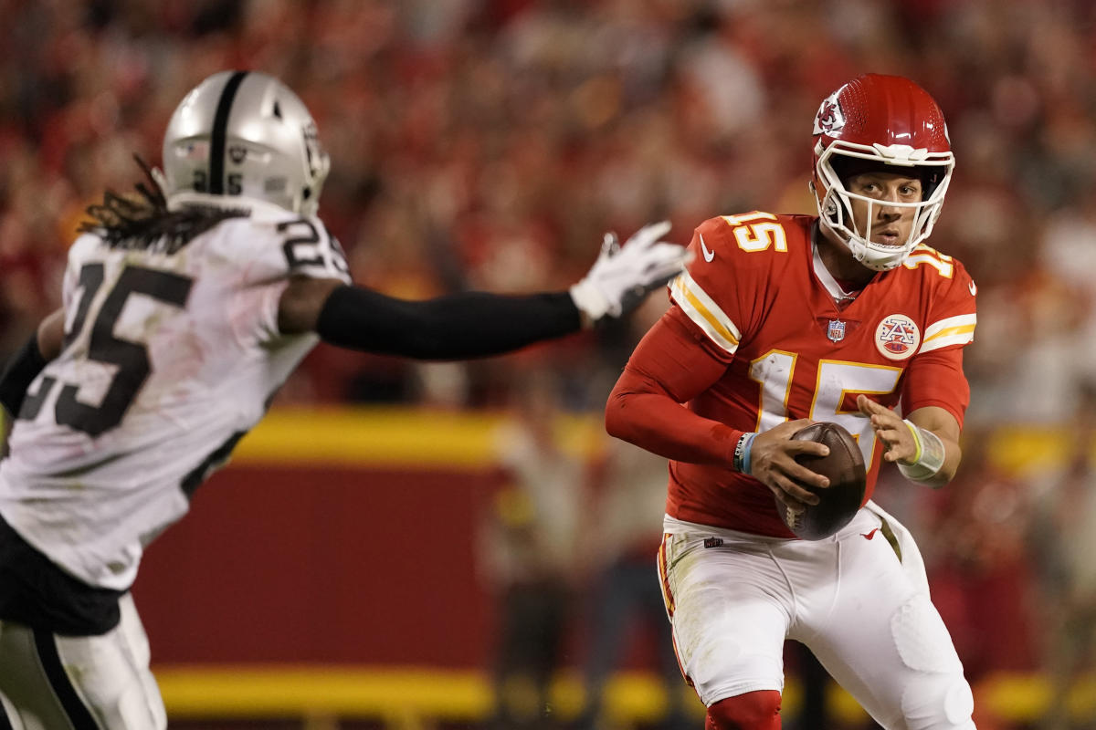 NFL picks against the spread: Patrick Mahomes is in a rare spot as underdog  vs. Bills