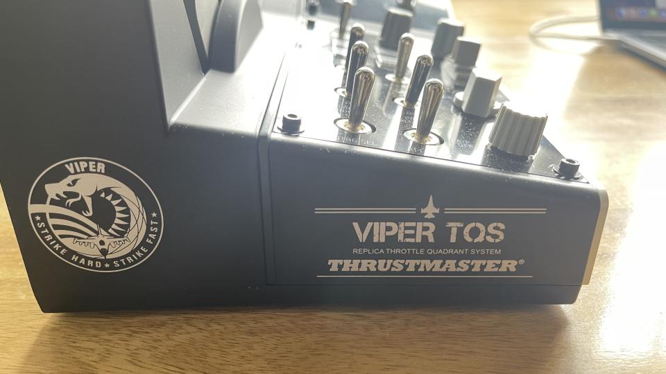 Thrustmaster Viper TQS side