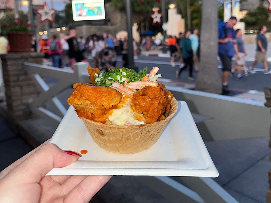 buffalo chicken bowl from fairfax fare in hollywood studios in disney world