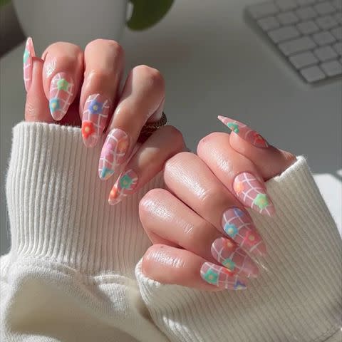 <p><a href="https://www.instagram.com/p/CrRDV0eJz0a/" data-component="link" data-source="inlineLink" data-type="externalLink" data-ordinal="1">@disseynails</a> / Instagram</p>