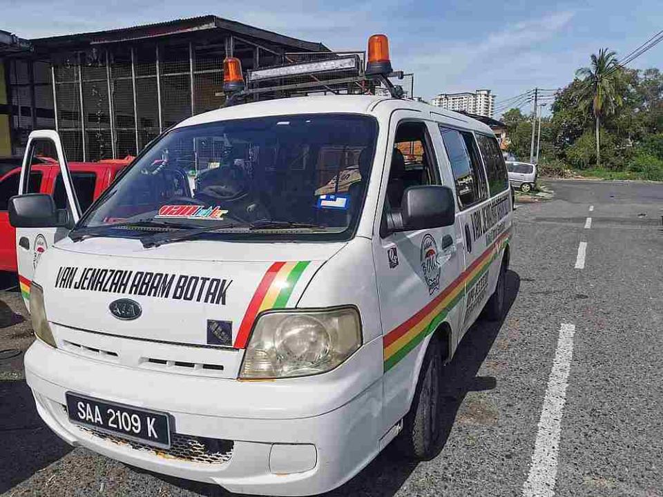 Yunizam Yusop, 31, runs a hearse van service in Sandakan, Sabah. — Picture from Facebook/Yunizam Yusop