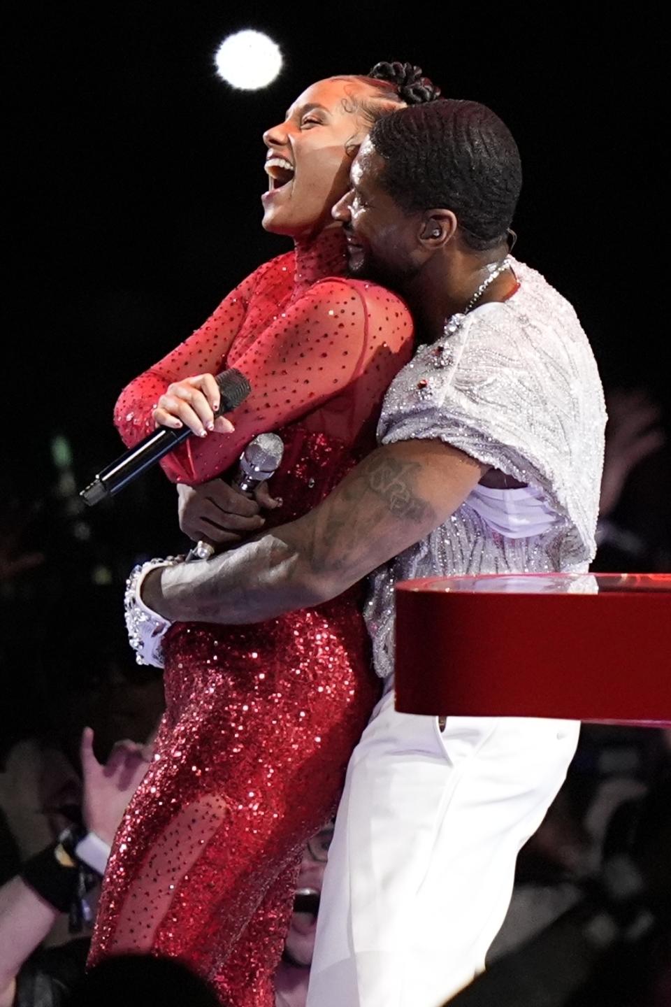 Alicia Keys and Usher perform during halftime of the NFL Super Bowl 58 football game between the San Francisco 49ers and the Kansas City Chiefs on Sunday, Feb. 11, 2024, in Las Vegas. (AP Photo/Frank Franklin II)