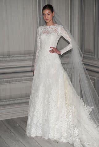 monique lhuillier wedding gown