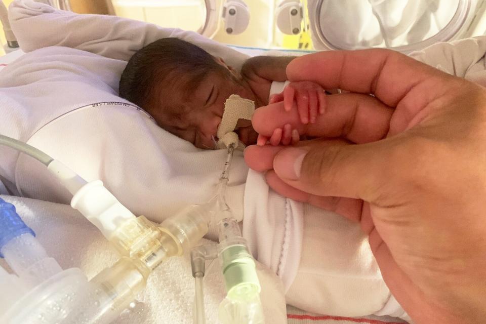 Baby Born 18 Weeks Early Heads Home for the Holidays